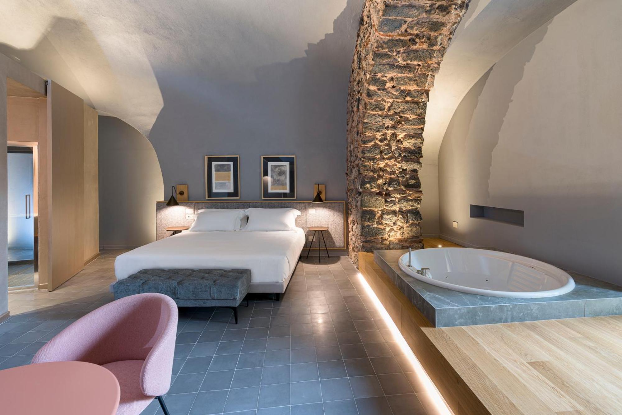 BASTIÒ PRIVATE SUITES