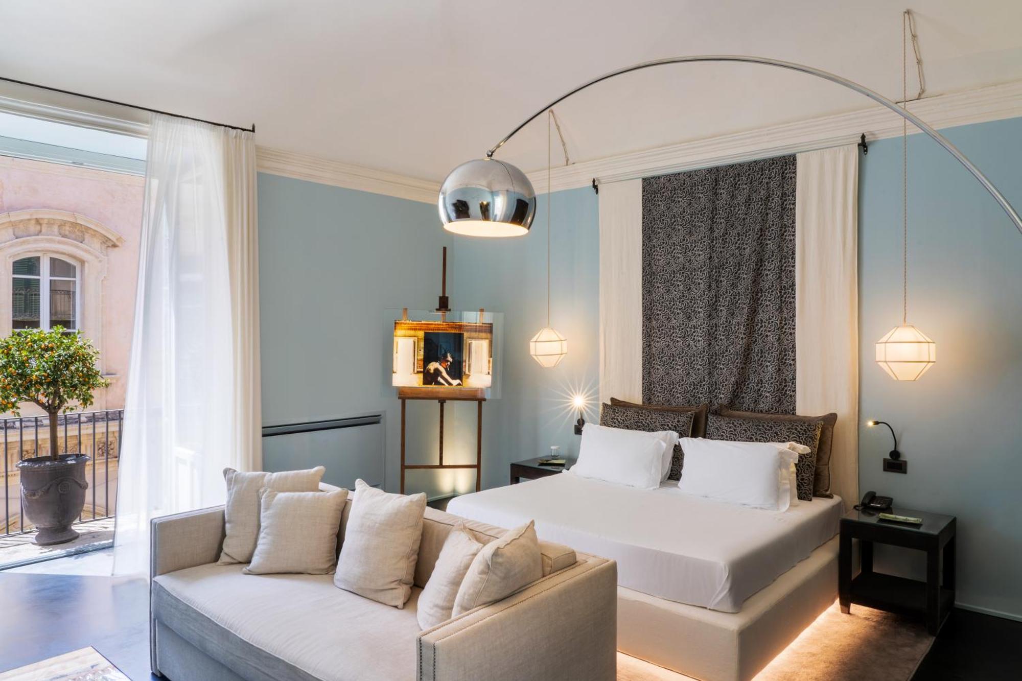 Q92 Noto Hotel