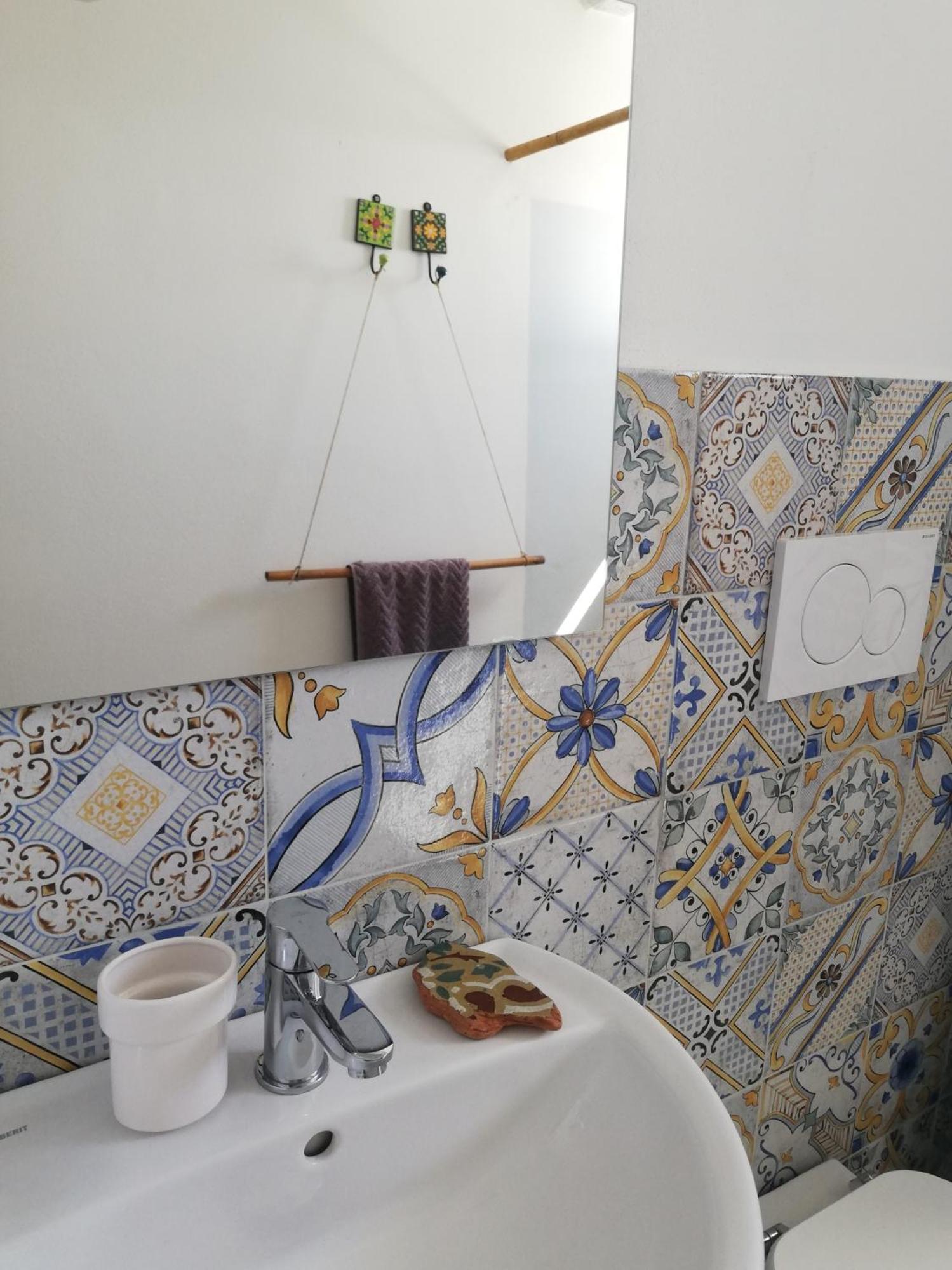 Alicudi Giardino dei Carrubi- al gradino 365