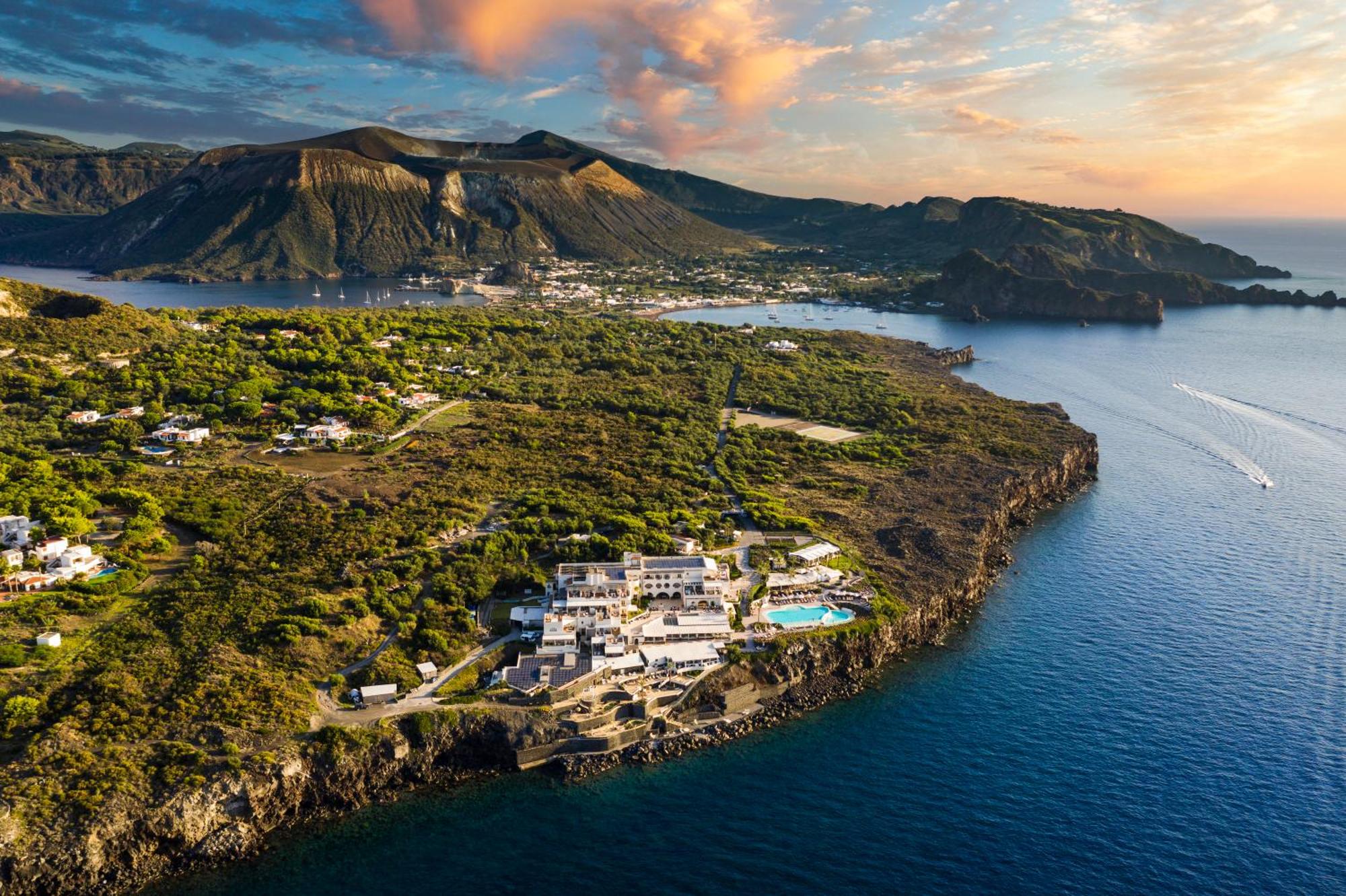 Therasia Resort Sea and SPA - The Leading Hotels of the World