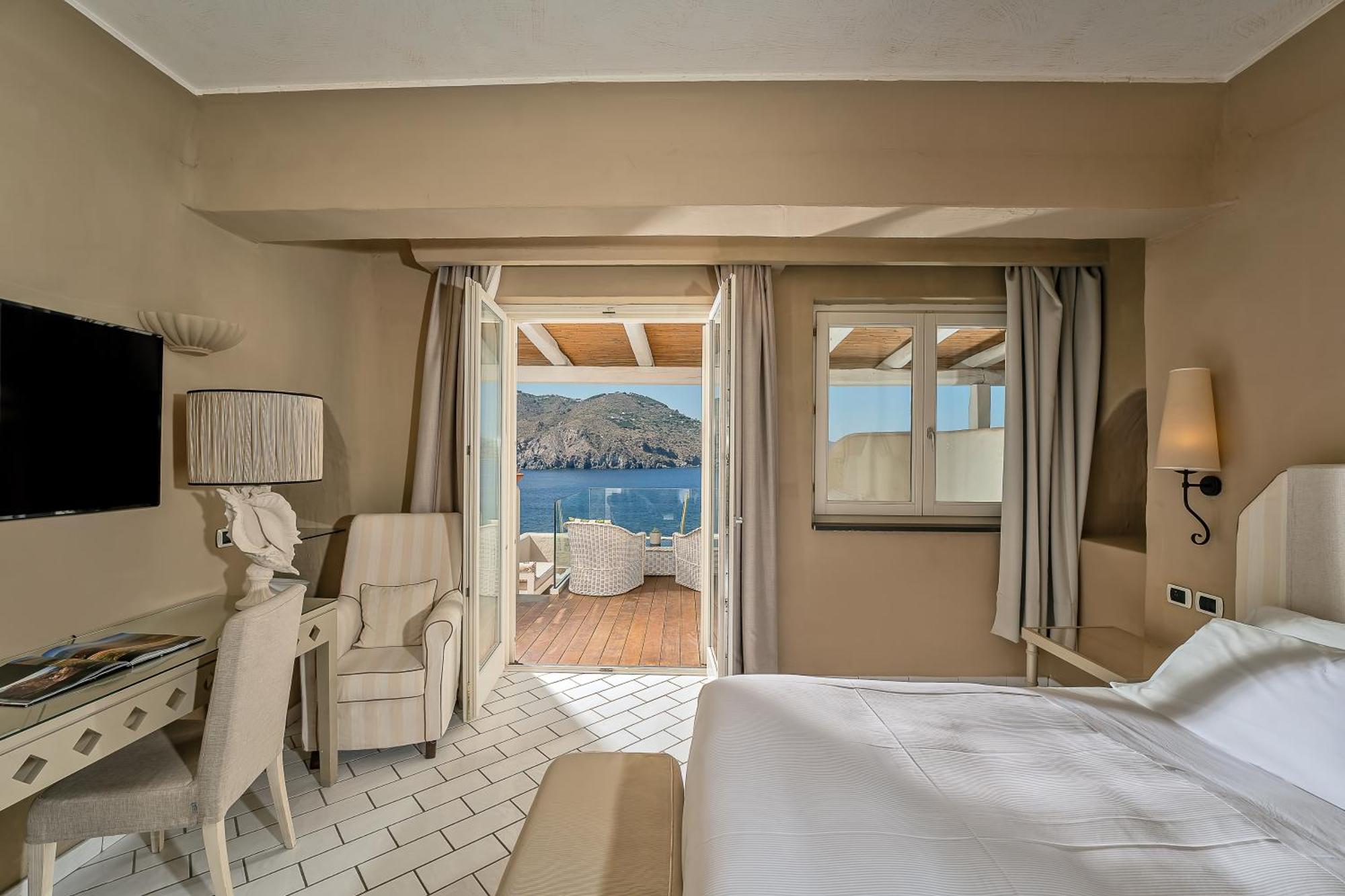 Therasia Resort Sea and SPA - The Leading Hotels of the World