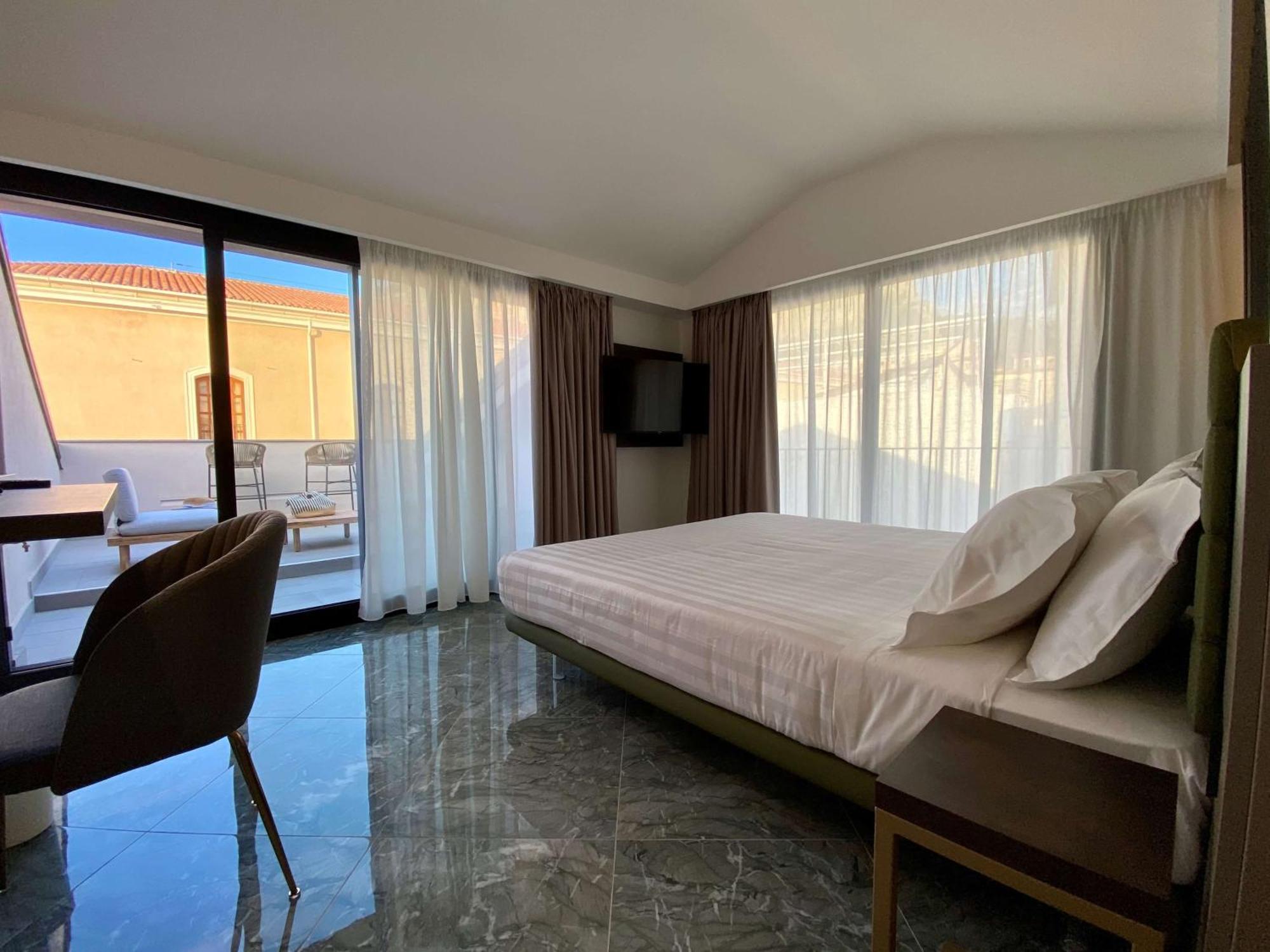 Salemare Rooms & Suites