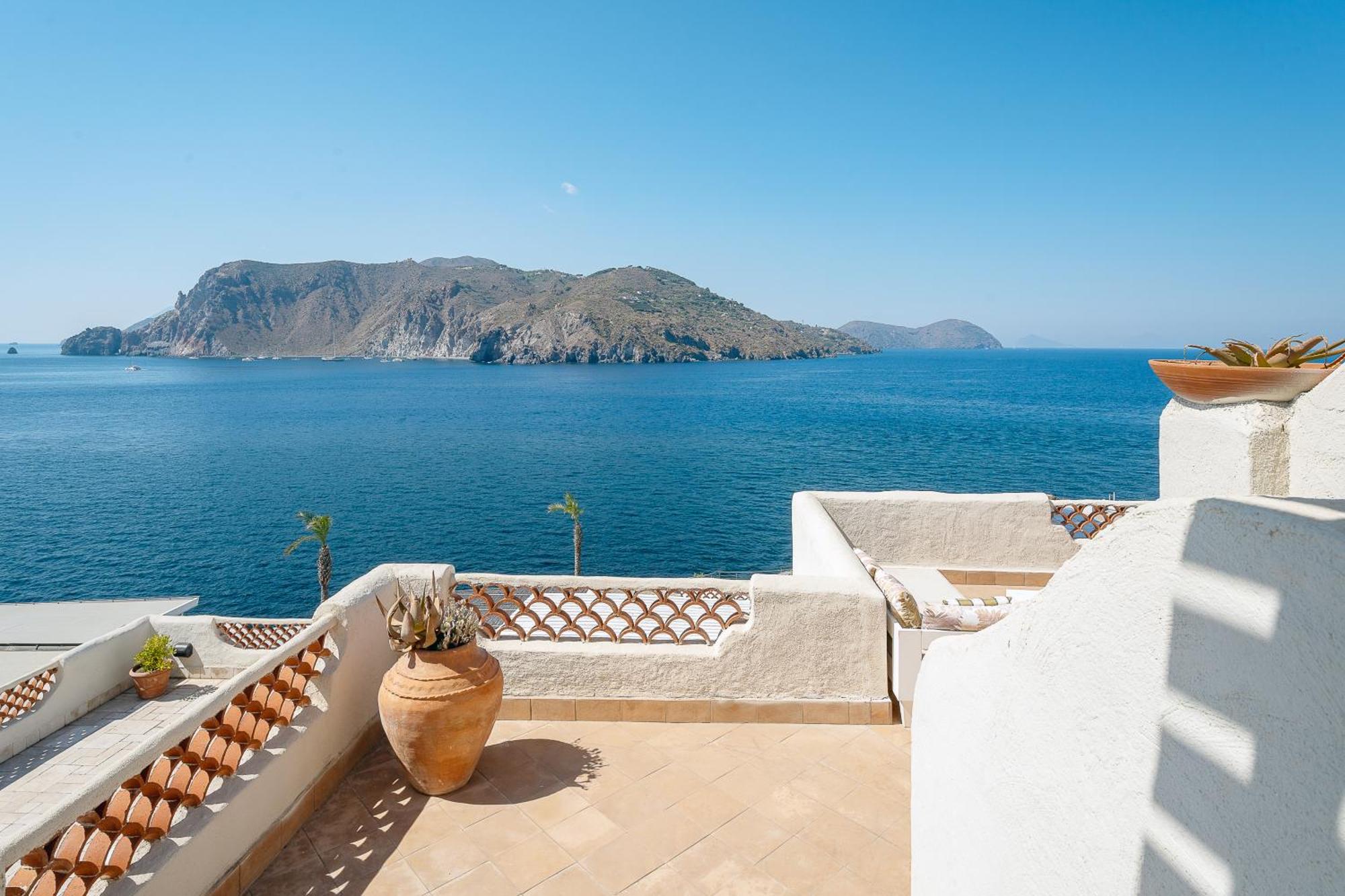 Therasia Resort Sea and SPA - The Leading Hotels of the World