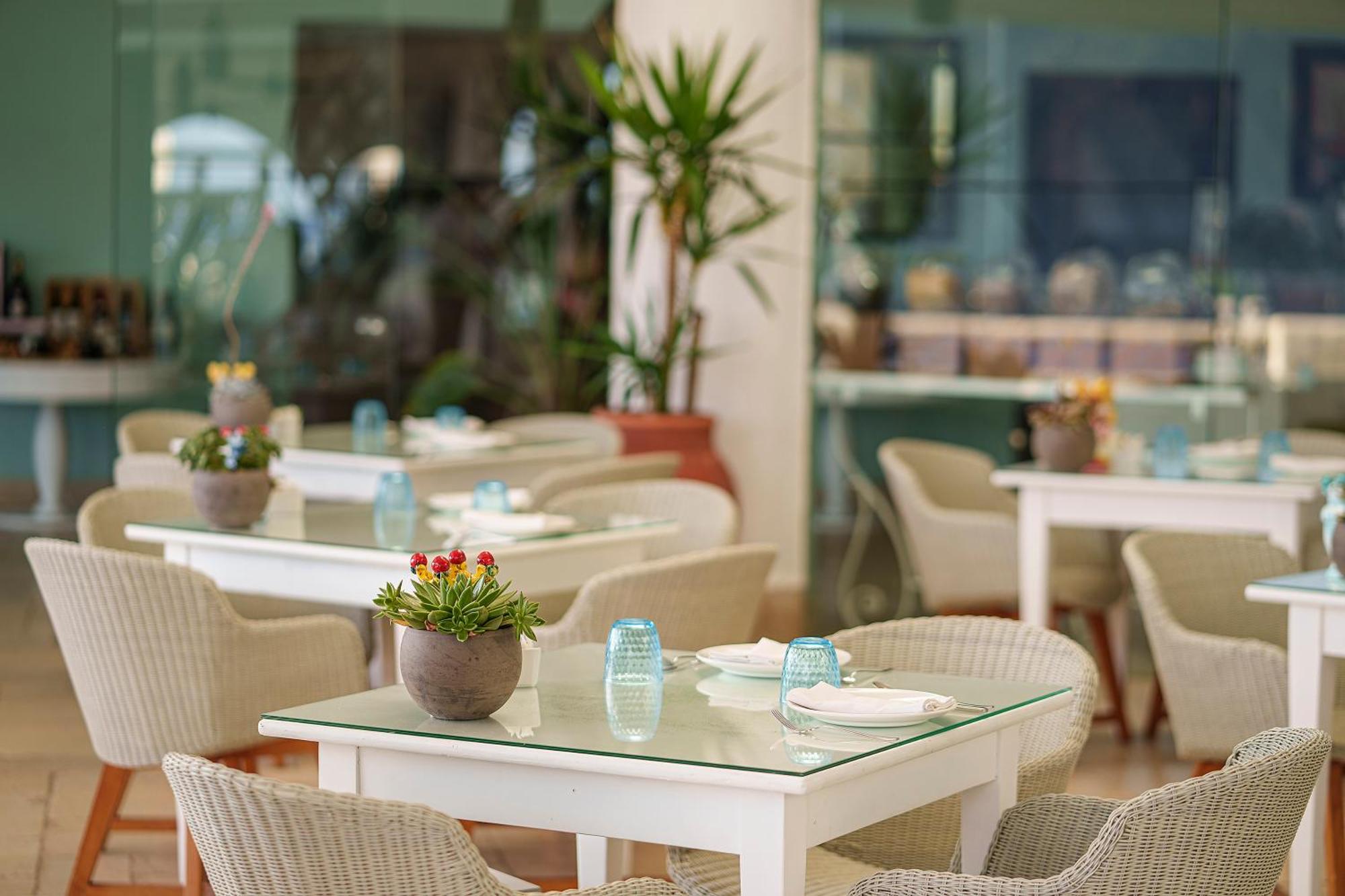 Therasia Resort Sea and SPA - The Leading Hotels of the World