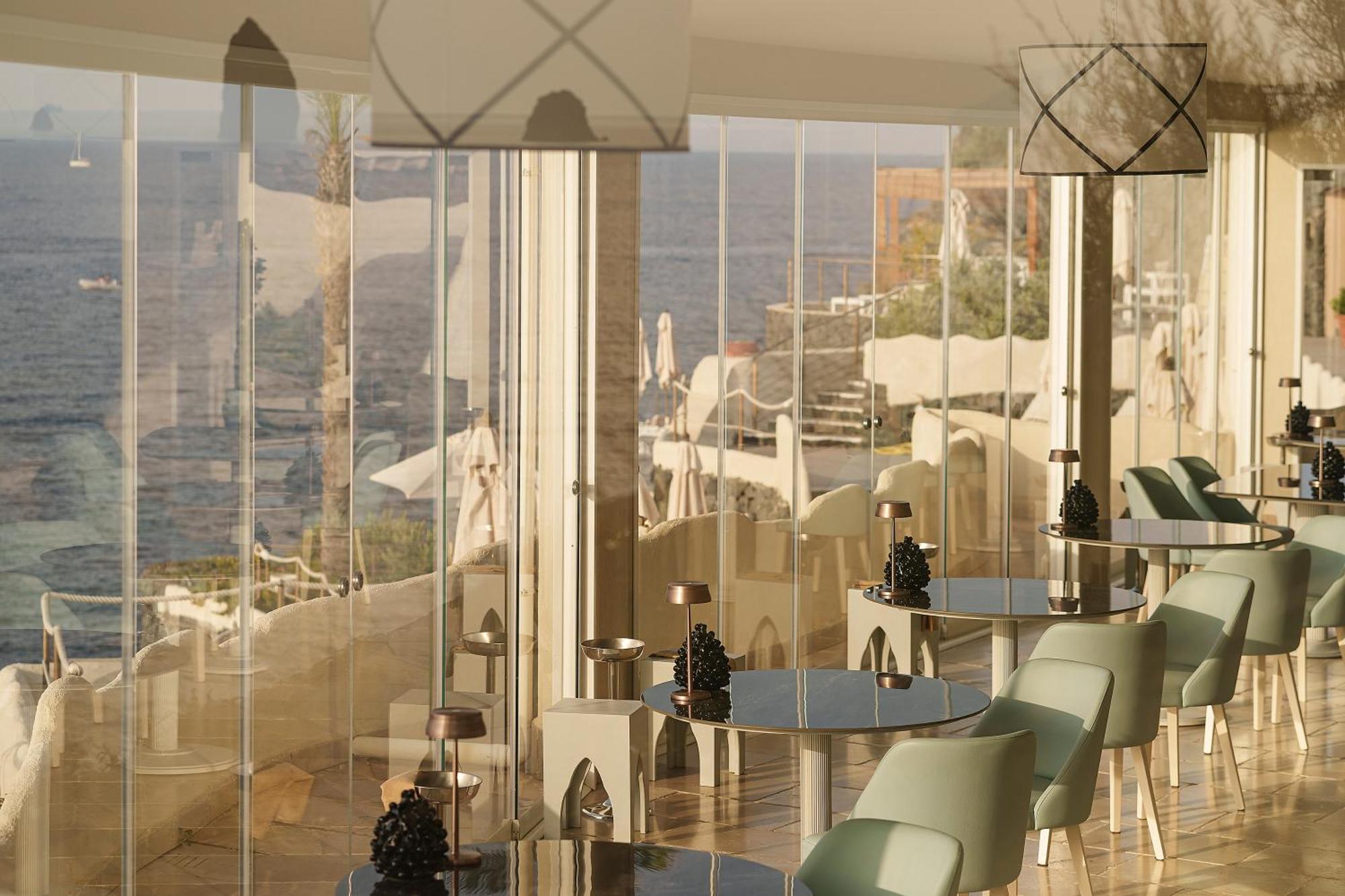Therasia Resort Sea and SPA - The Leading Hotels of the World
