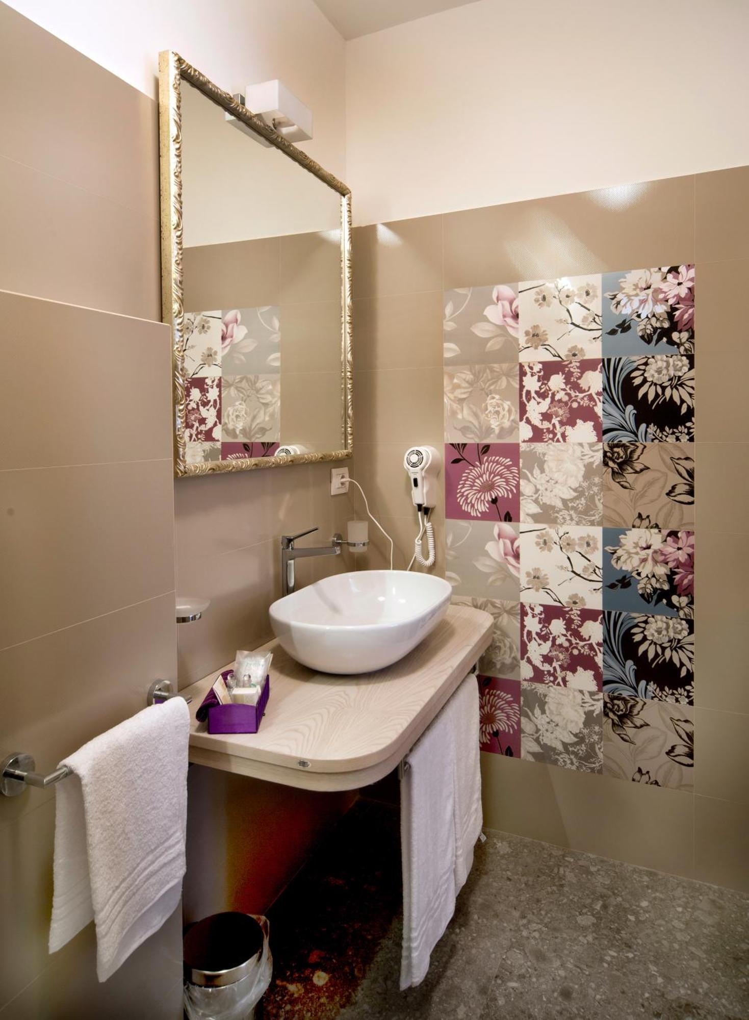 Porta Di Mezzo Luxury Suites & Rooms