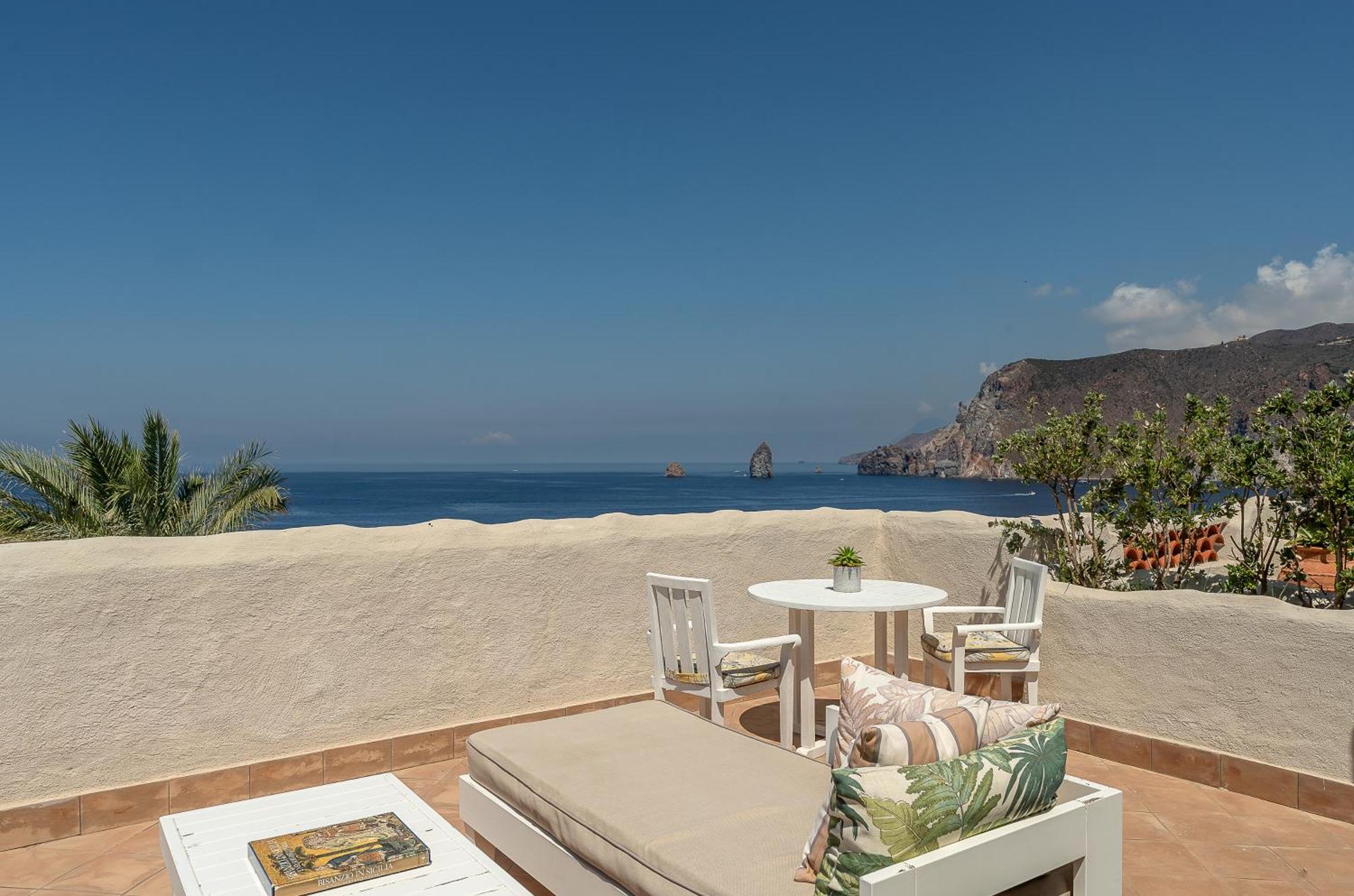 Therasia Resort Sea and SPA - The Leading Hotels of the World