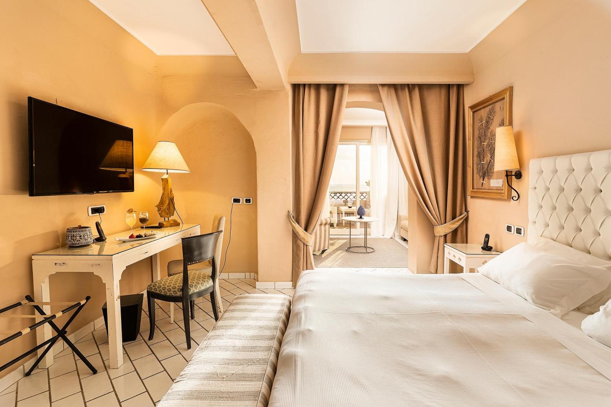 Therasia Resort Sea and SPA - The Leading Hotels of the World