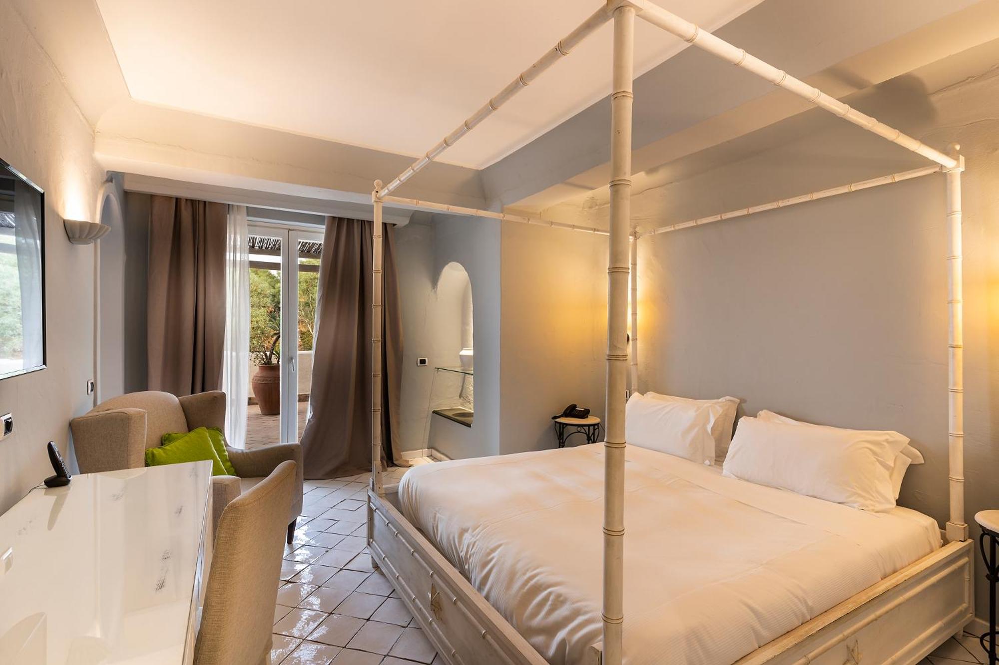 Therasia Resort Sea and SPA - The Leading Hotels of the World