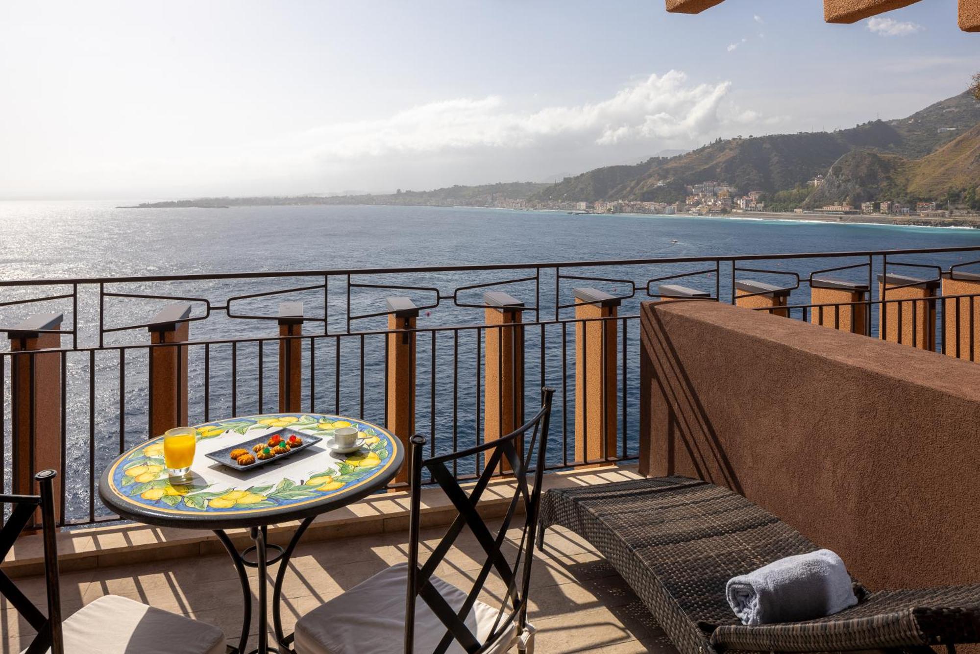 UNAHOTELS Capotaormina