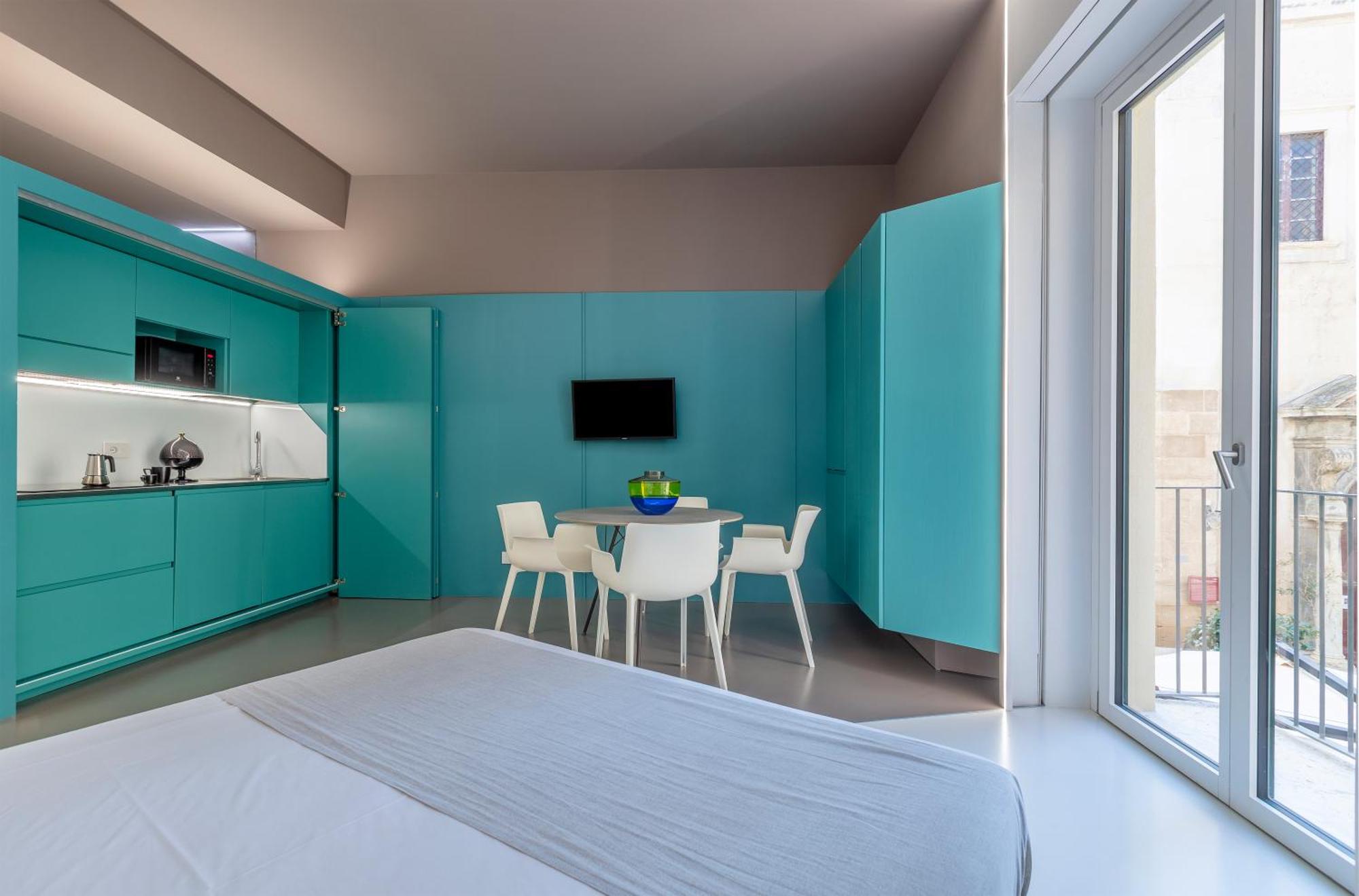 Fiveplace Design Suites & Apartments