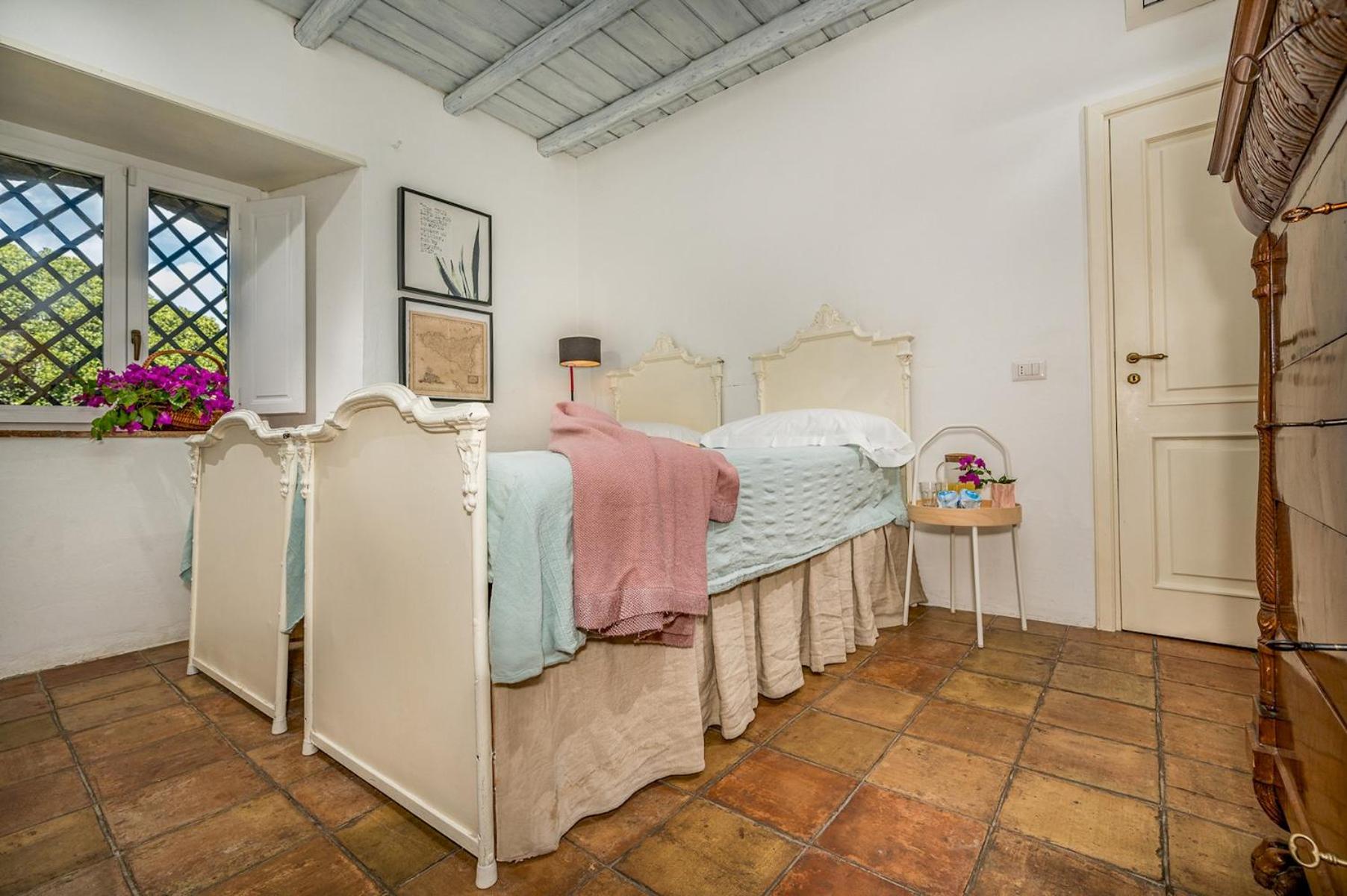 Linera 10 Emma Villas
