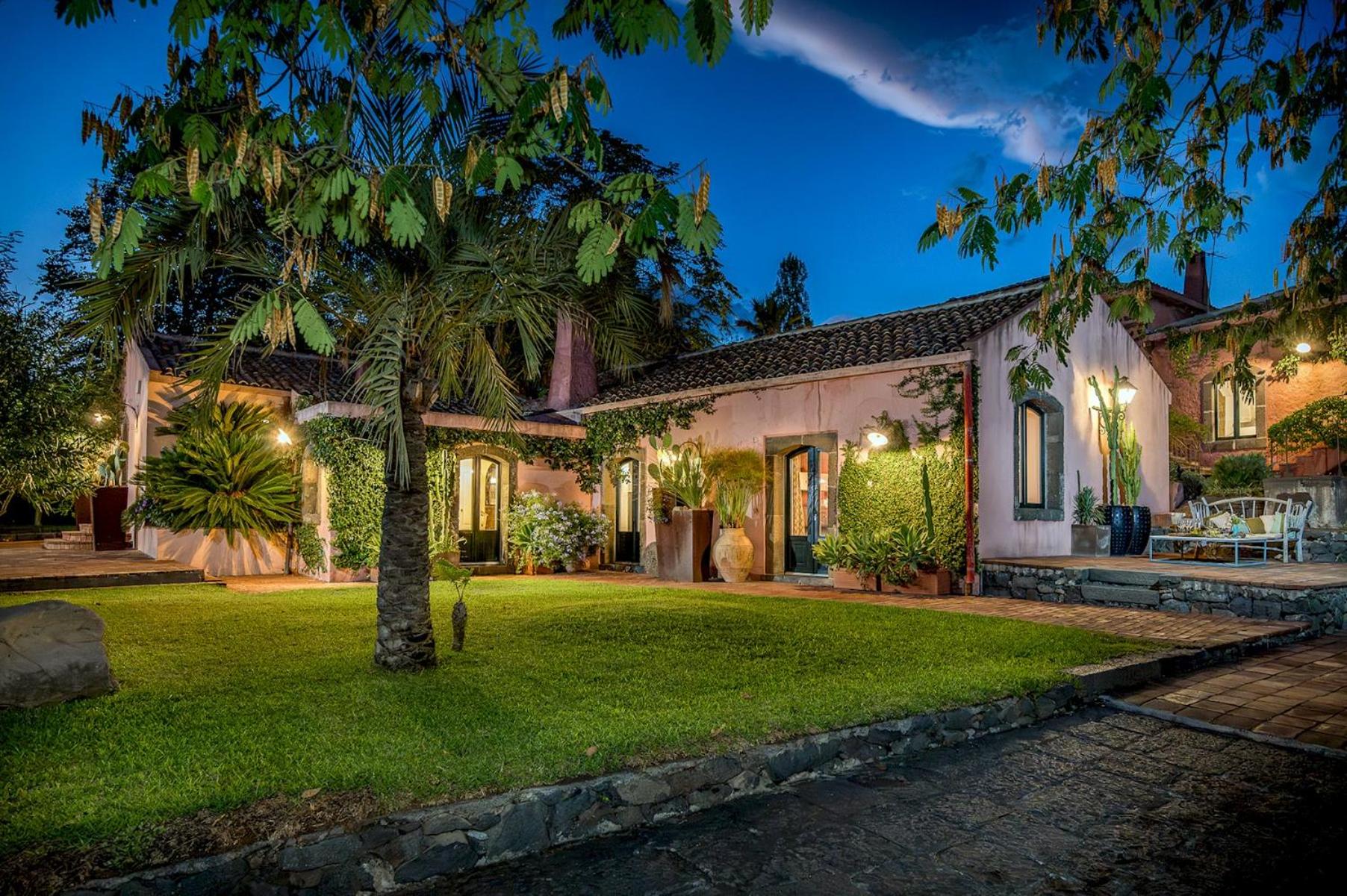 Linera 10 Emma Villas