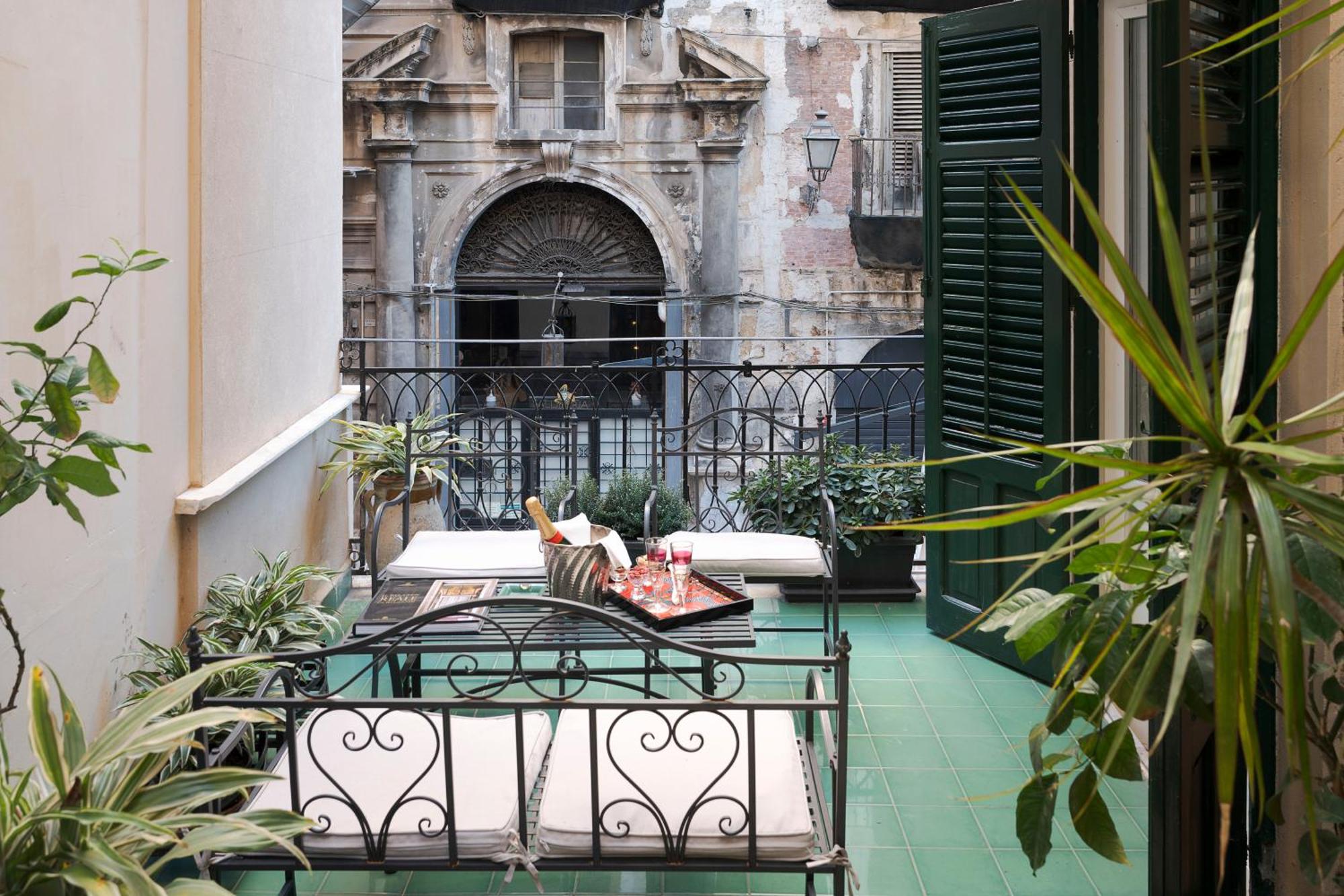 Palazzo Arone dei Baroni di Valentino