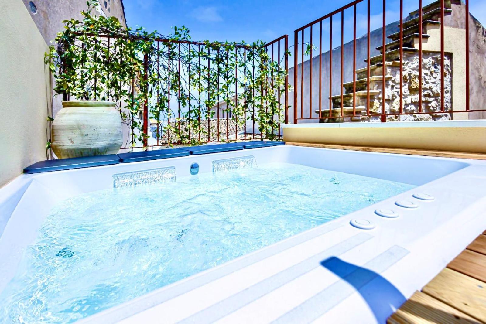 COOL DREAMS Luxury Rooms