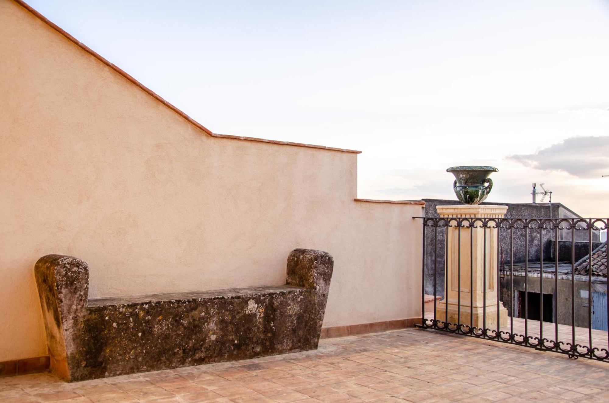 Palazzo Fiammingo Rooms