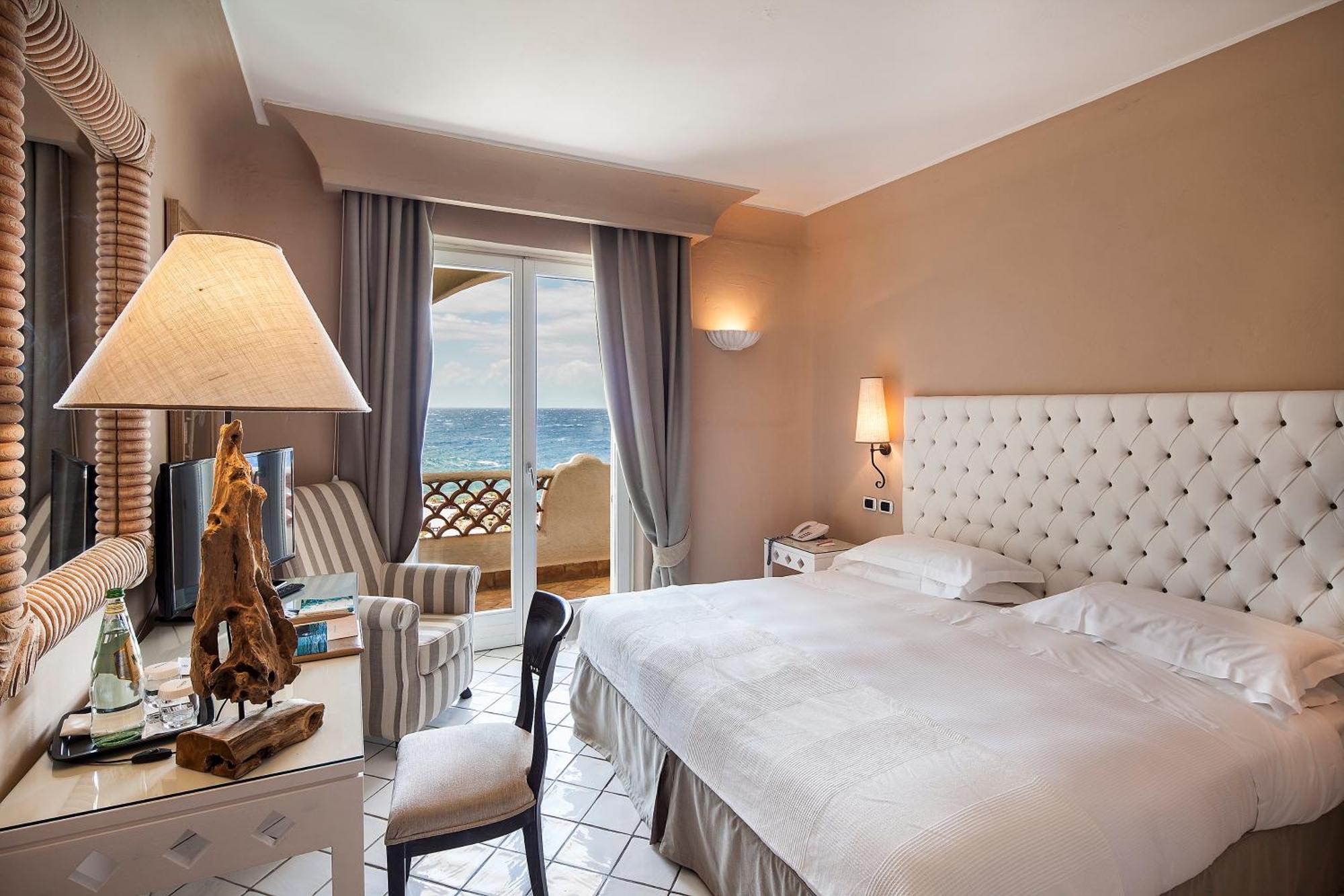 Therasia Resort Sea and SPA - The Leading Hotels of the World