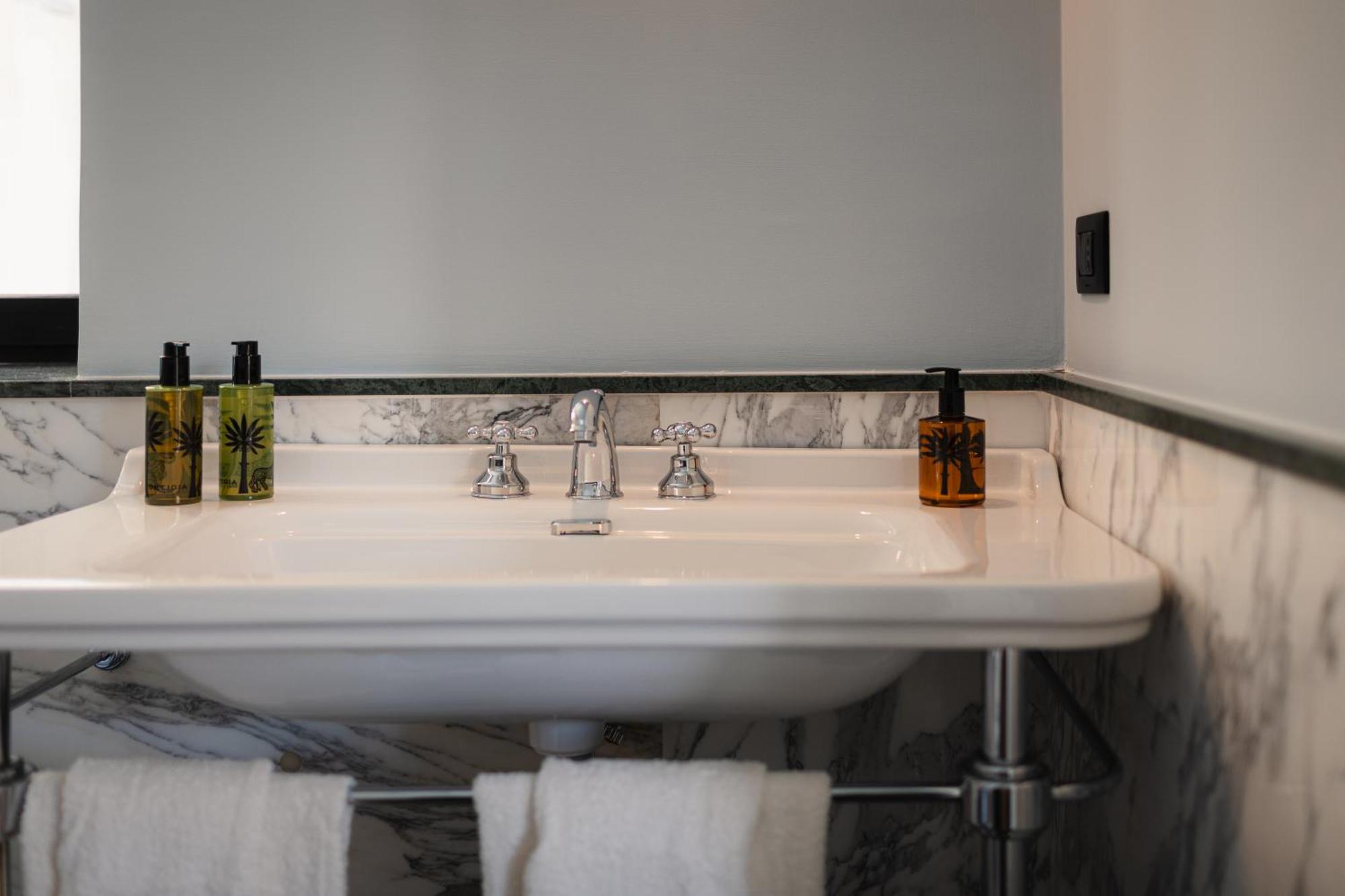 Palazzo Previtera Hotel & Restaurant