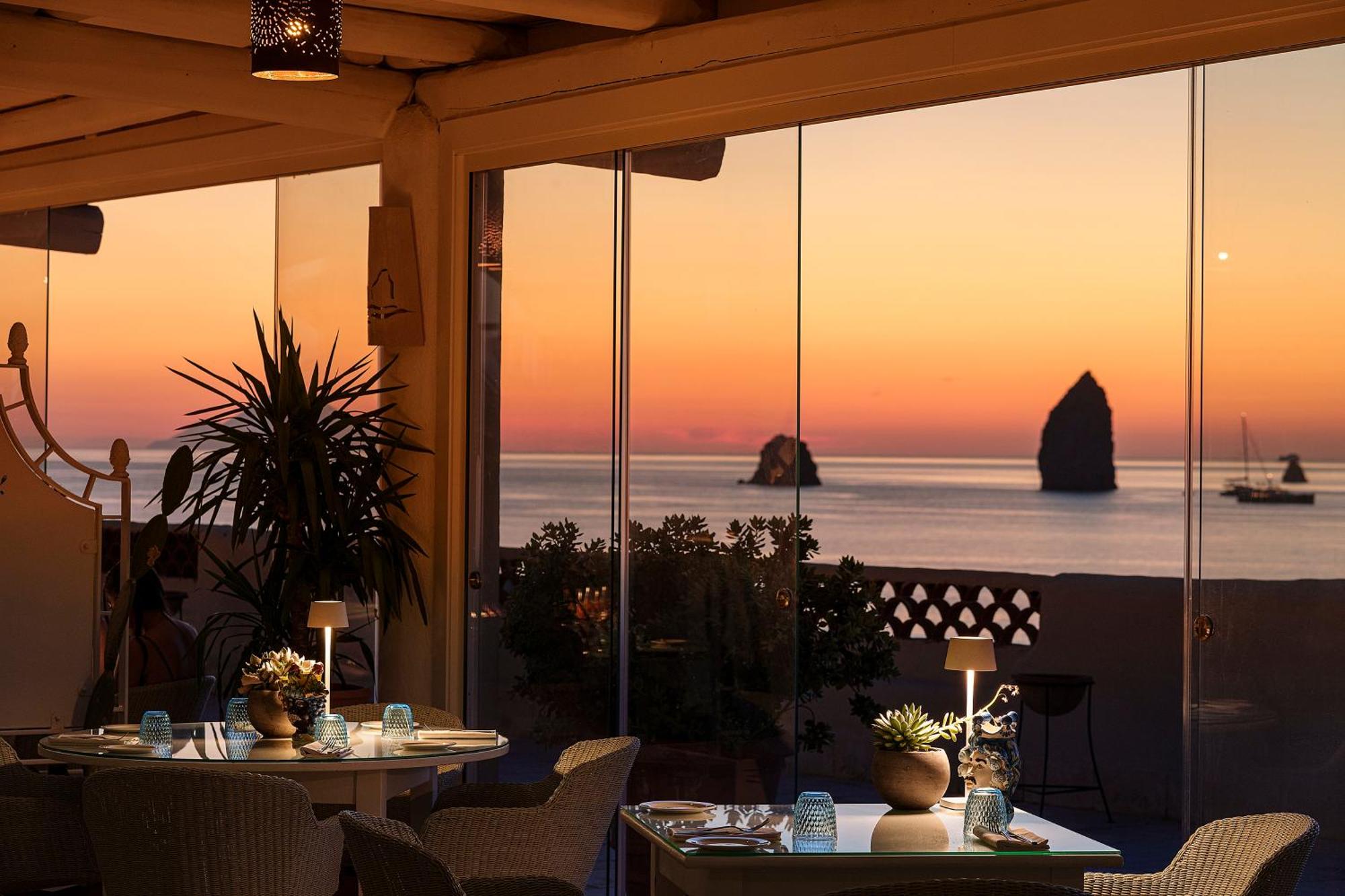 Therasia Resort Sea and SPA - The Leading Hotels of the World