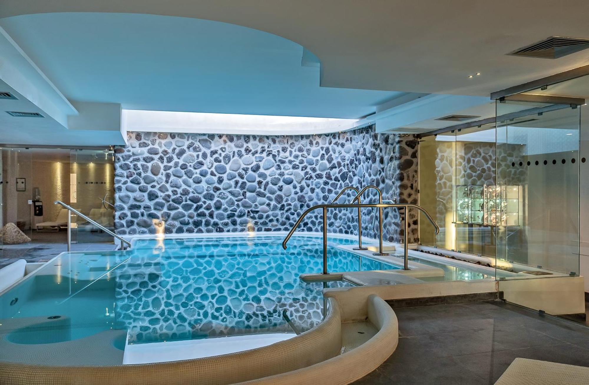 Therasia Resort Sea and SPA - The Leading Hotels of the World