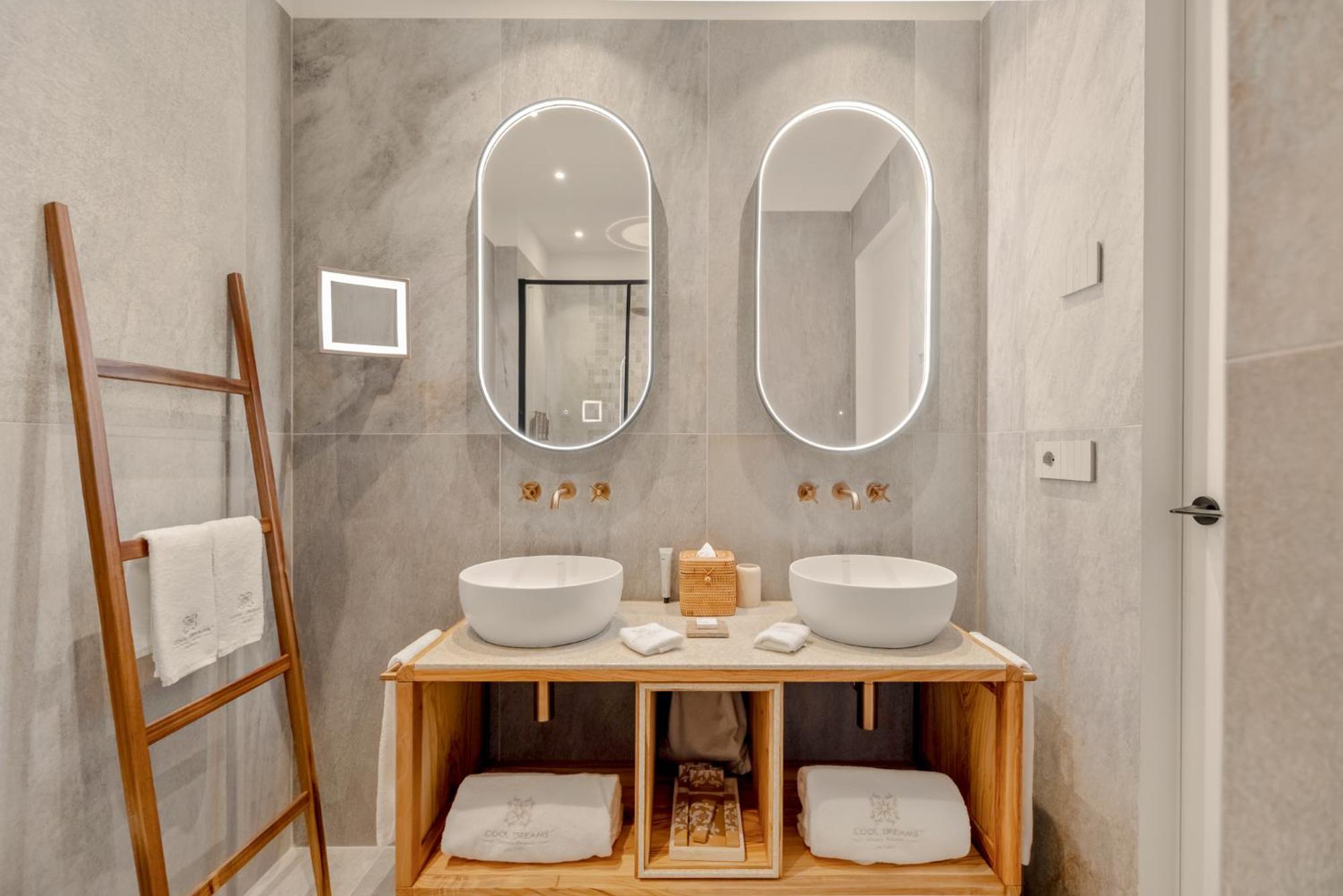 COOL DREAMS Luxury Rooms