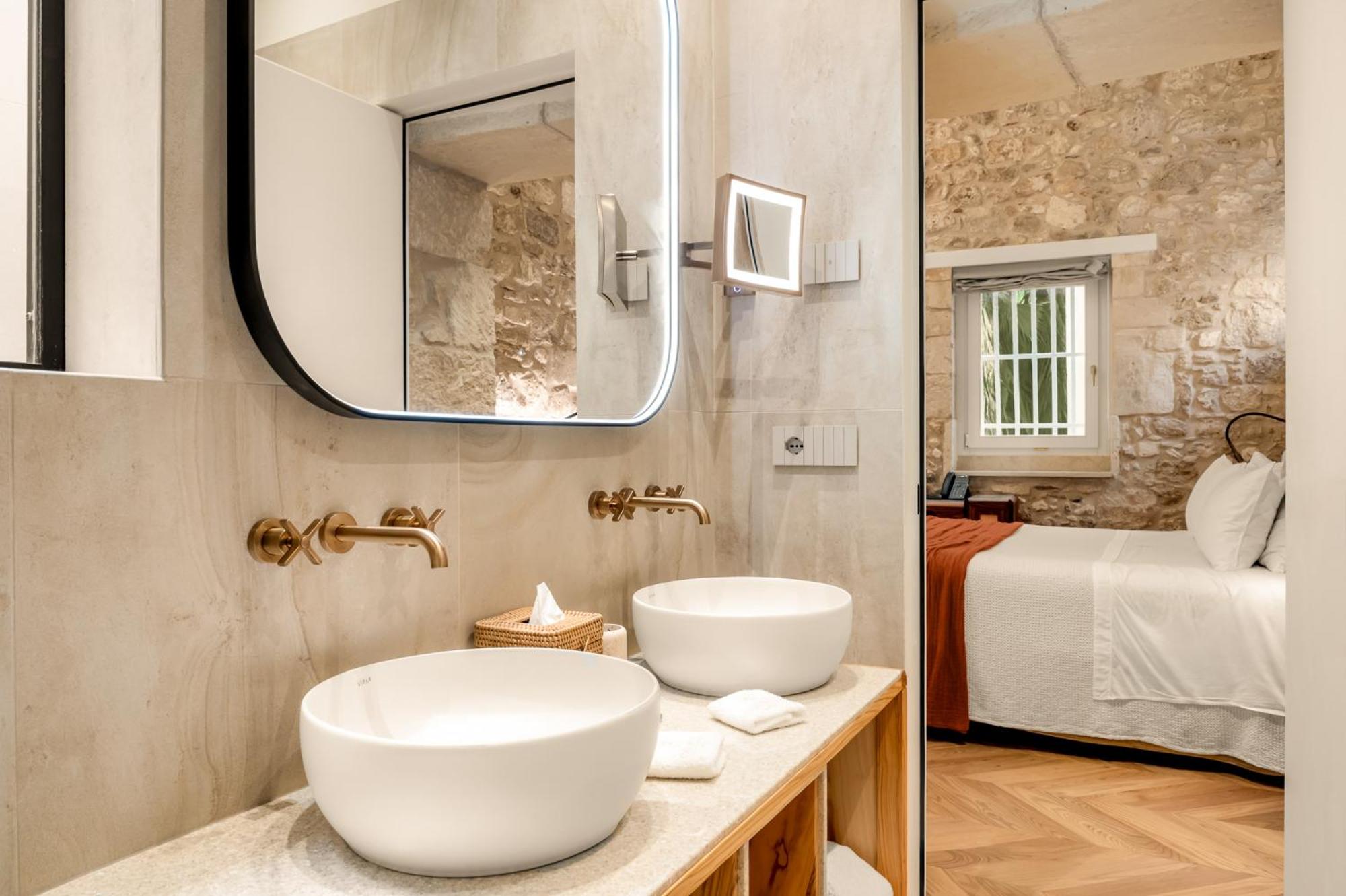 COOL DREAMS Luxury Rooms