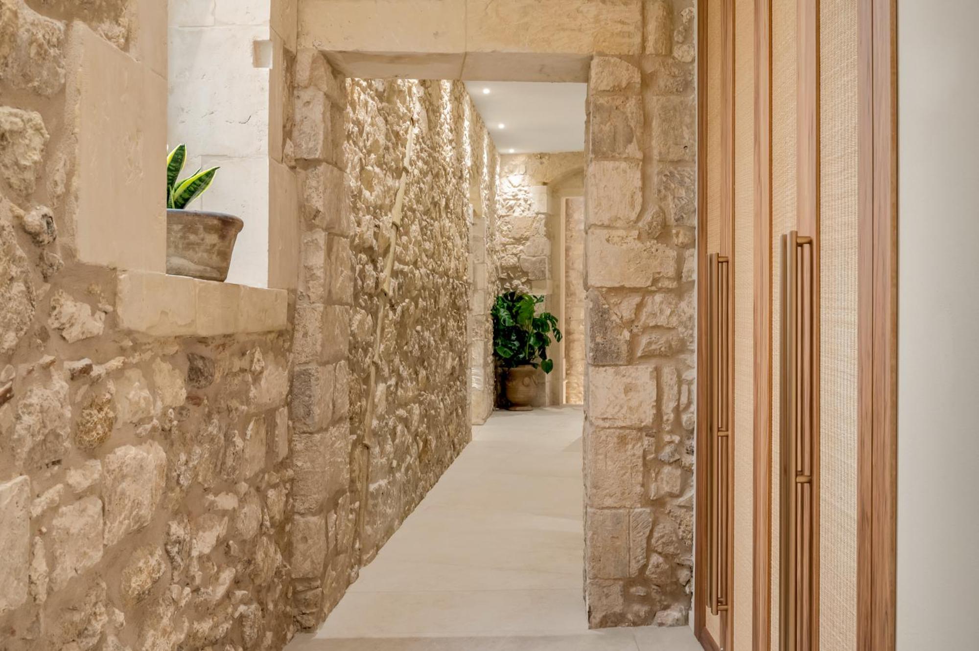 COOL DREAMS Luxury Rooms