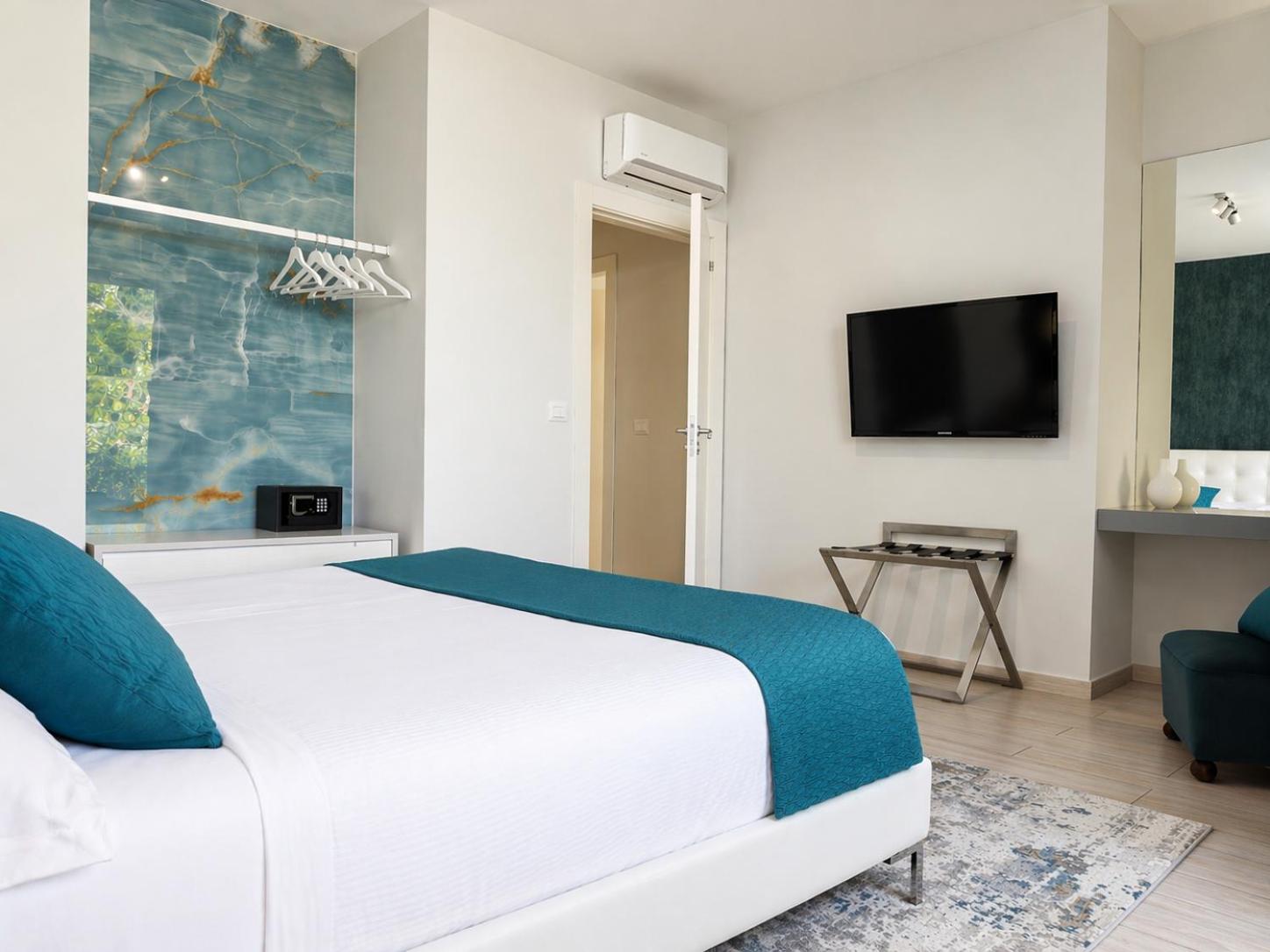 Isola Bella Infinity Suites
