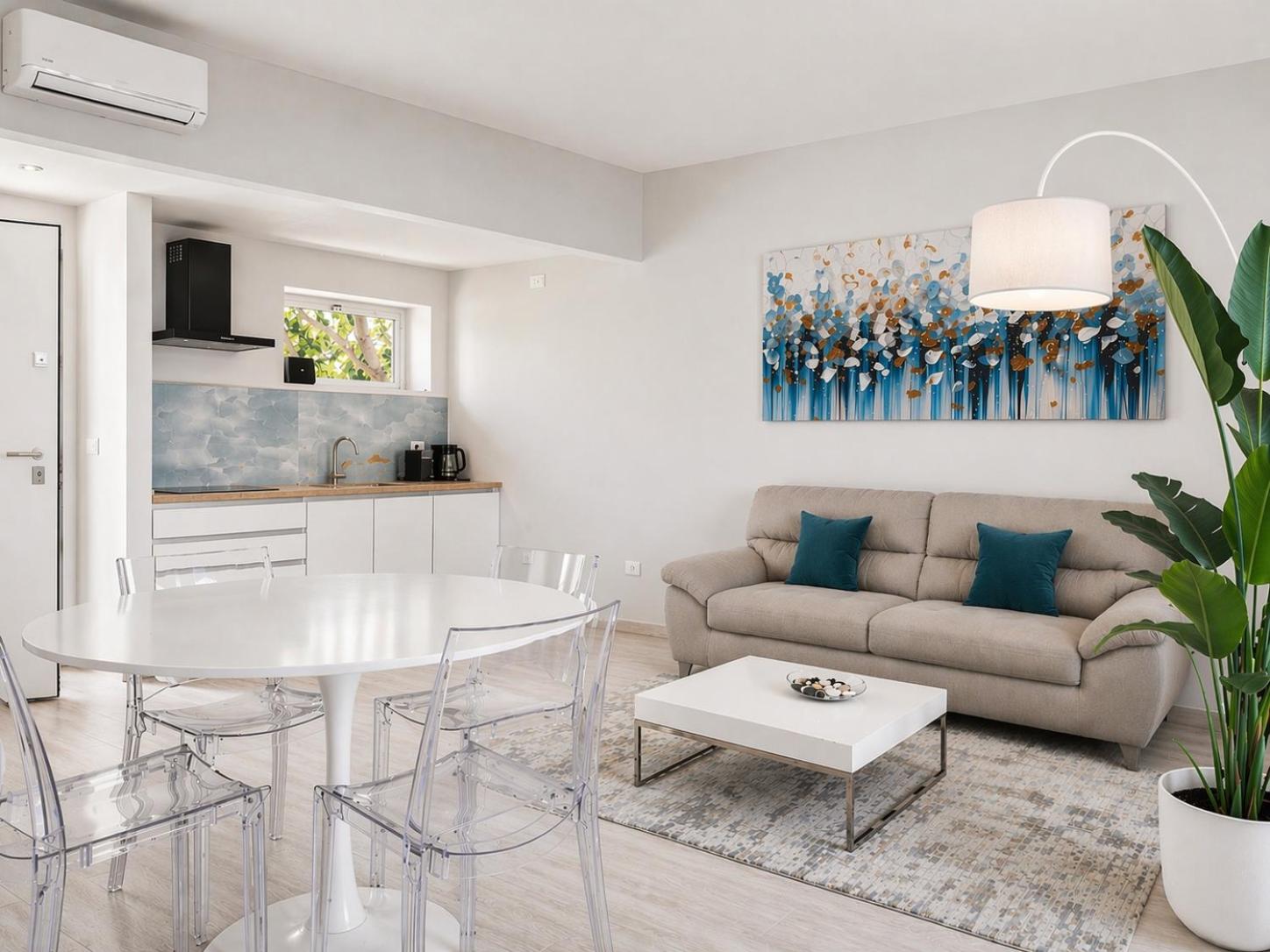Isola Bella Infinity Suites