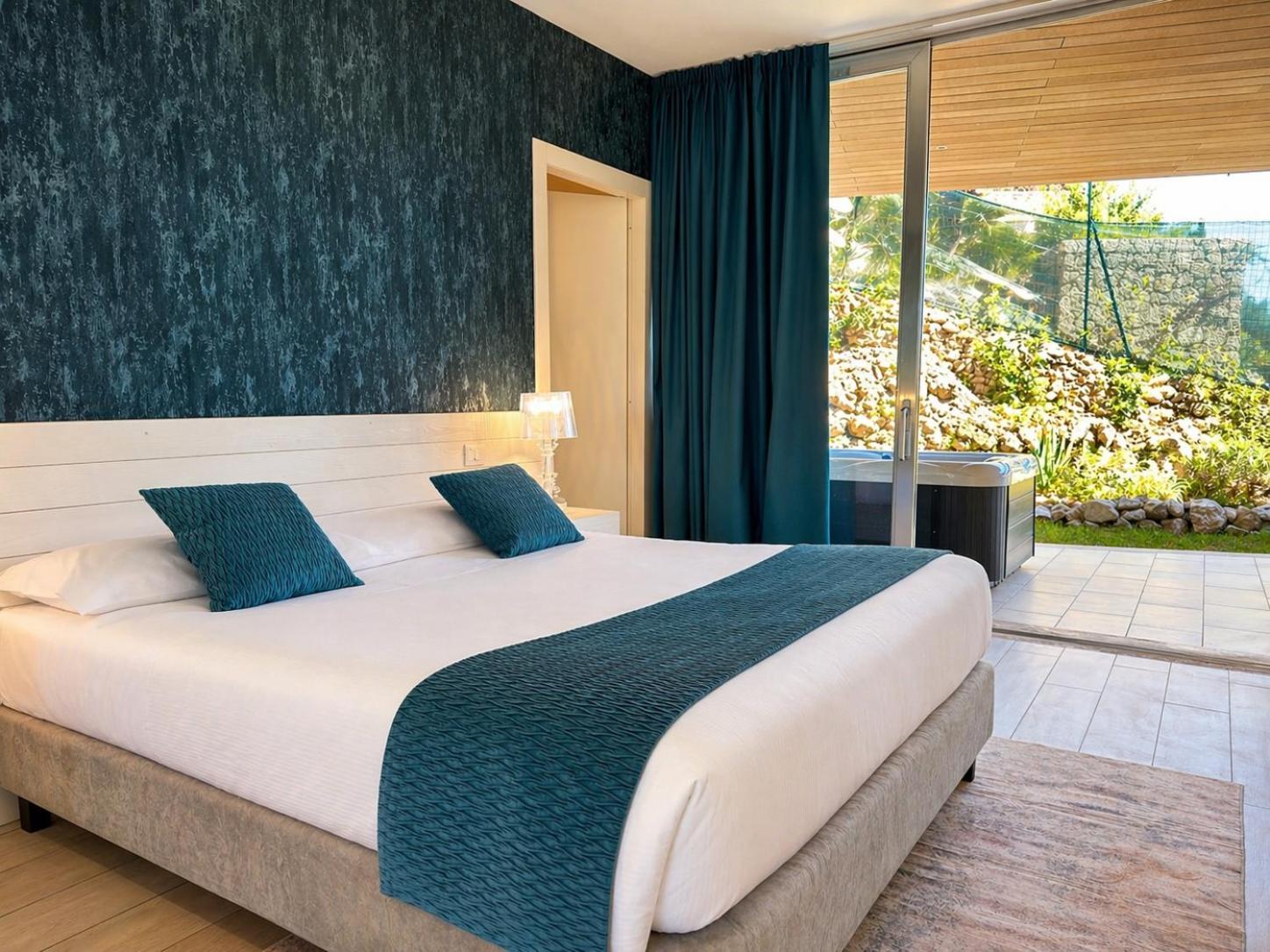 Isola Bella Infinity Suites
