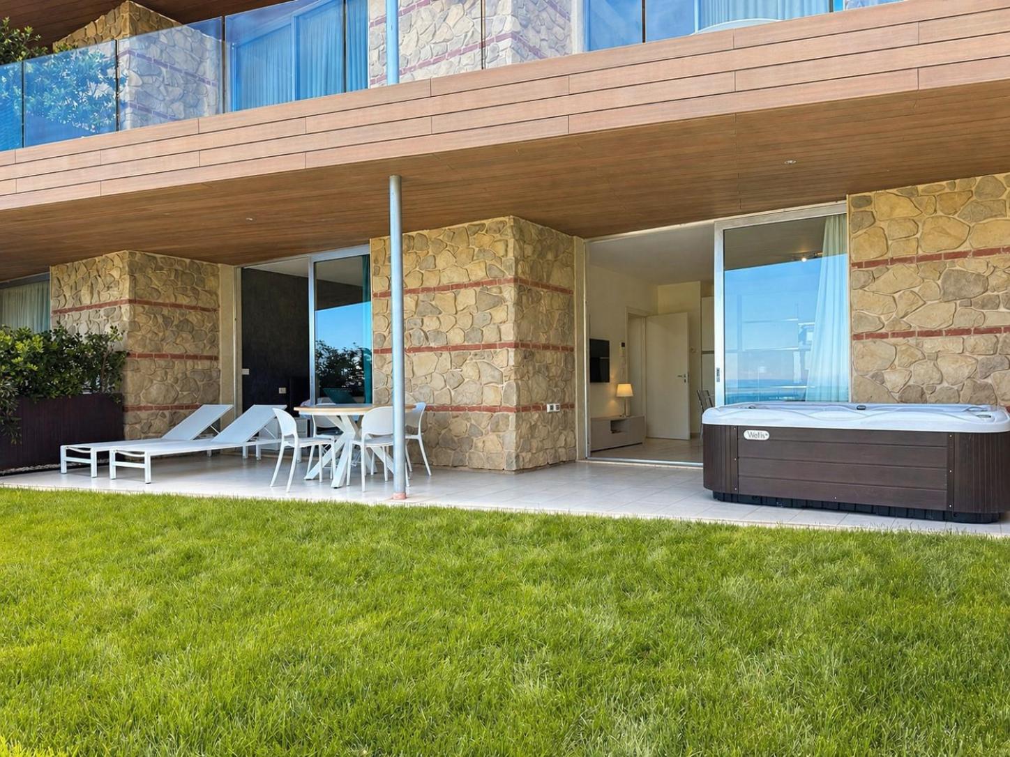 Isola Bella Infinity Suites