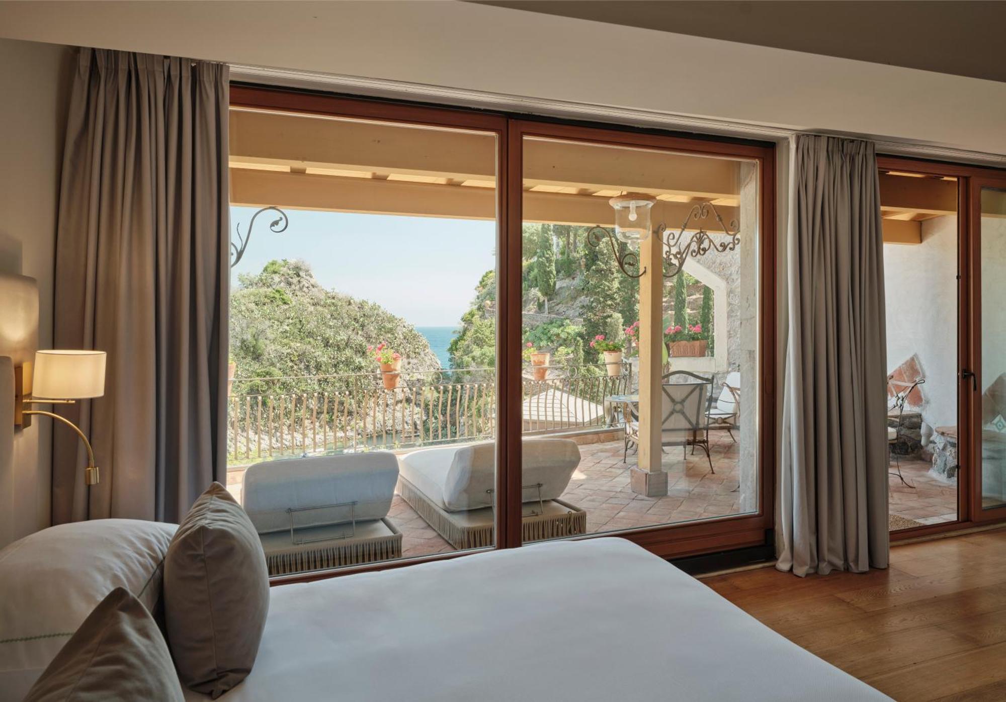Atlantis Bay - The Leading Hotels of the World