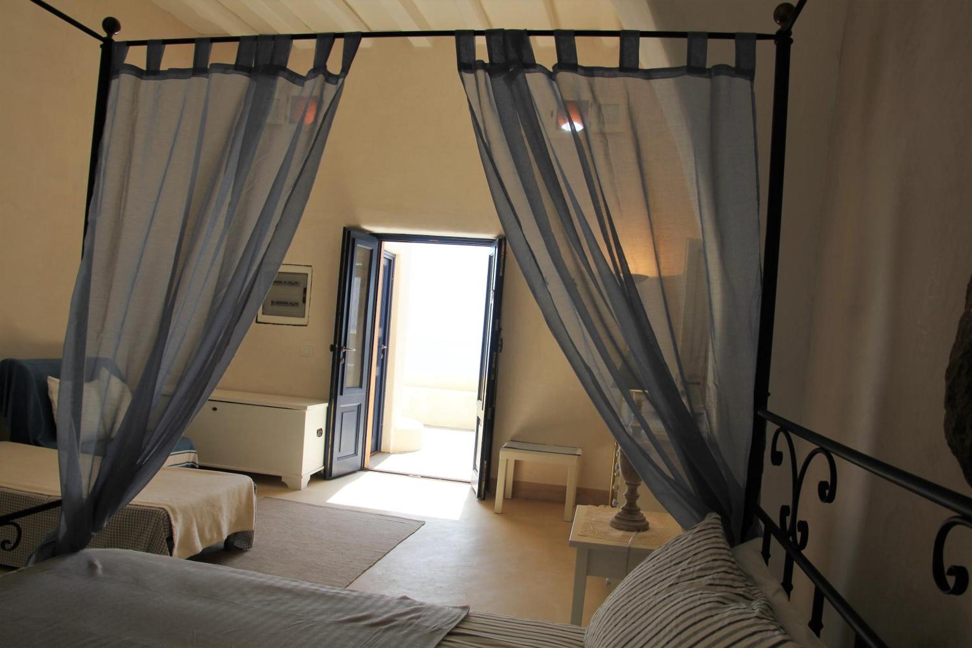 Alicudi Giardino dei Carrubi- al gradino 365