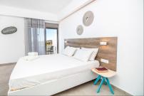 Hillside Studios & Apartments