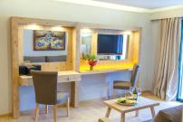 Elmi Beach Hotel & Suites