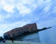 CENTER neat the sea and metro and conference center of concert hall