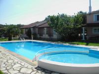 Nikos Apartments