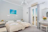 John's Rooms & Studios