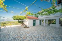 Villa eleni