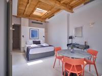 Karino Suite