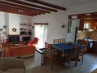 Beach House Into the Green!