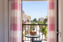 Dora Pool Studios by Konnect,150m from the Beach
