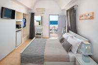 Akrotiri Hotel