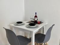 Bright & Spacious Apartment in Kos Town, Near the Beach - No 3