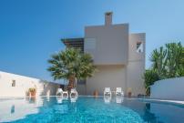 Luxury Xenos Villa 2 With 4 Bedrooms , Private Swimming Pool, Near The Sea