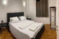 ACROPOLIS CASA Historic Centre Top Floor Elegant Stylish Retreat 150m to Metro