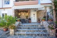 Athina's Villa with heated pool