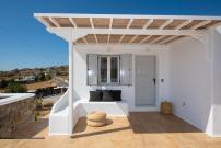 Little Villa amid Super Paradise-JackieO' Mykonos