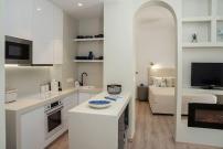 Romantic apartment with hot tub next to Acropolis