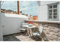 LITTLE YARD - HYDRA DREAM HOUSES